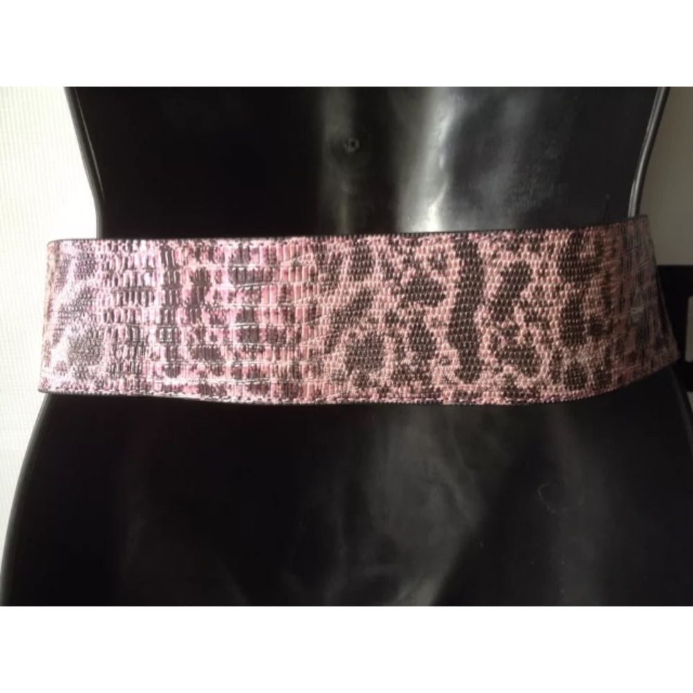 BCBG WIDE WAIST BELT PINK FAUX CROC GOLD BUCKLE - Picture 5 of 5